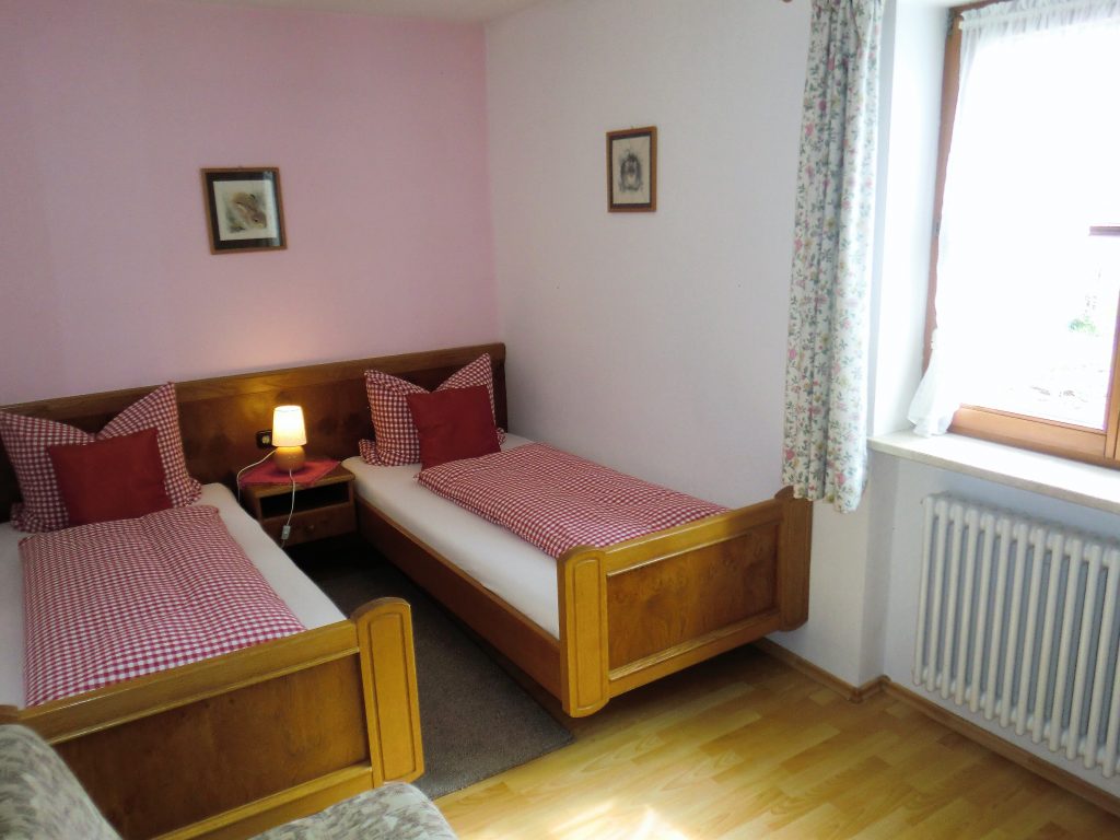 schlafzimmer-ferienwohnung6-1024x768